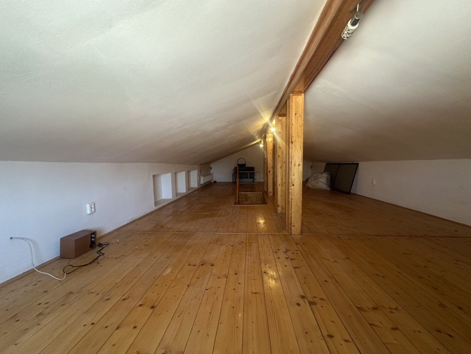 CORBEANCA, DUPLEX P+E+M, CURTE PROPRIE! 