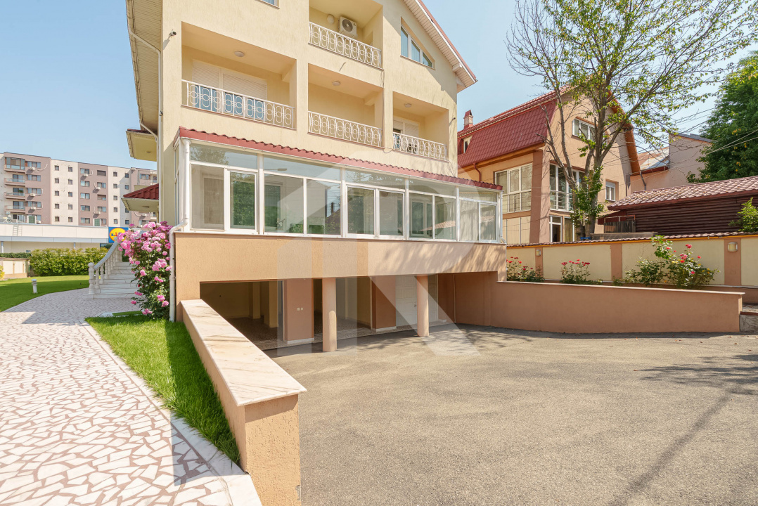 Drumul Taberei - Valea Oltului, casa 9 camere, lot 1158 mp