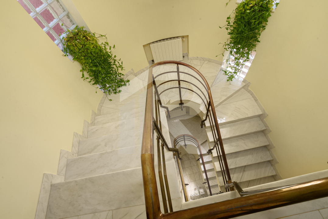 Drumul Taberei - Valea Oltului, casa 9 camere, lot 1158 mp