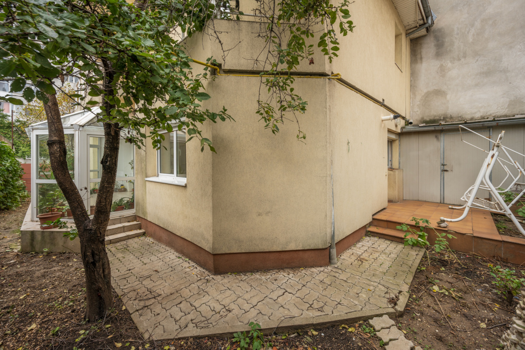 Vila de vanzare Domenii-Ion Mihalache