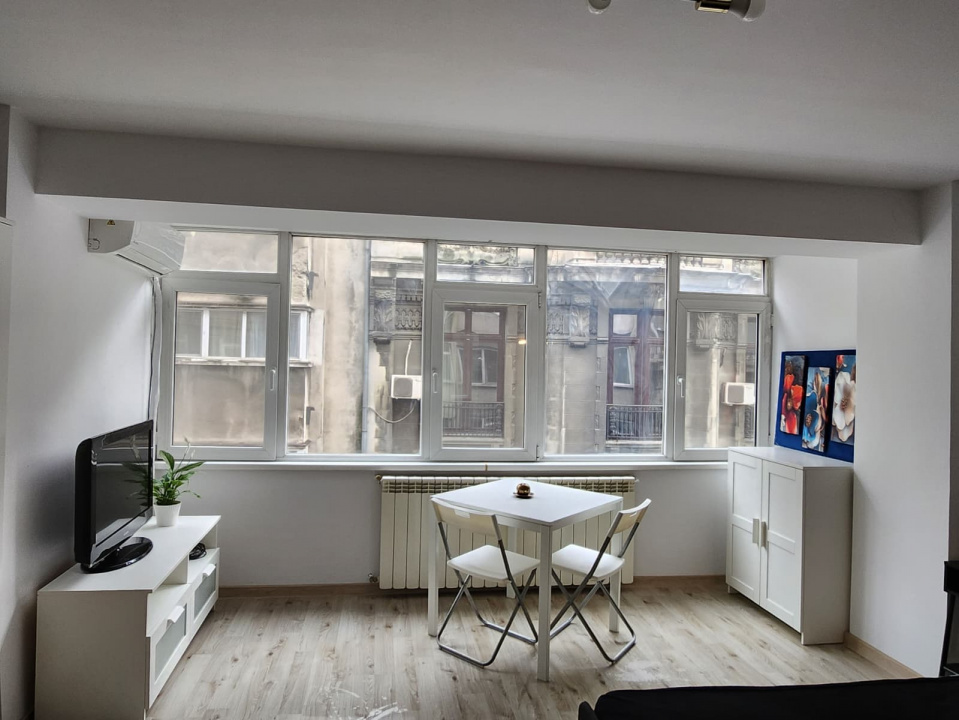 Garsonieră ultracentrală Ion Brezoianu, Cismigiu, Lipscani, Universitate 450 eur