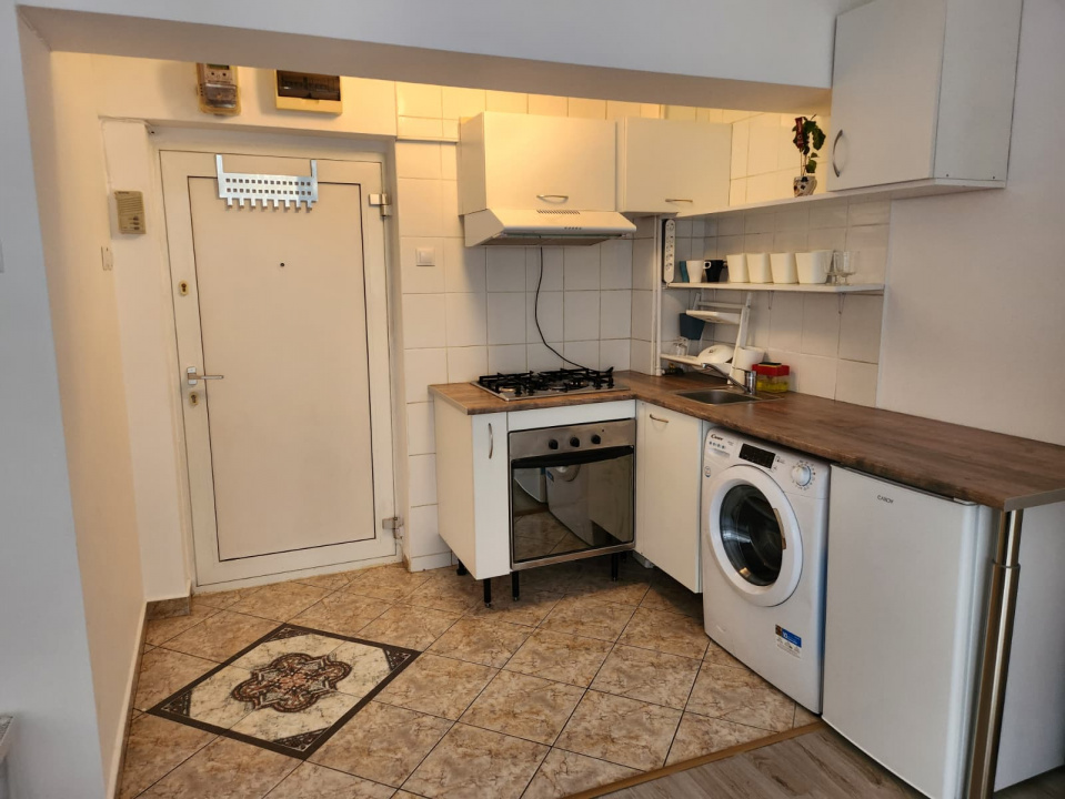 Garsonieră ultracentrală Ion Brezoianu, Cismigiu, Lipscani, Universitate 450 eur