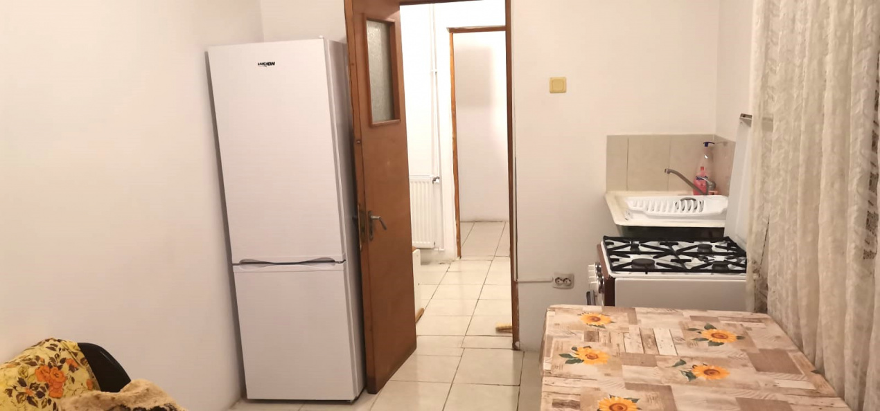 Inchiriez apartament cu 1 camera la curte, intrare separata Sos. Chitila Sect 1