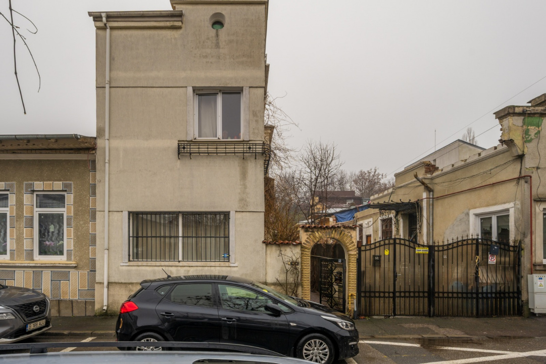 CAROL - REGINA MARIA, CASA 63 MP!