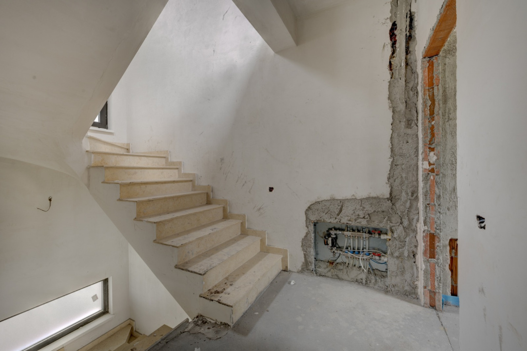 Duplex  - curte - 4 bai - 3 dormitoare -  metrou Păcii 