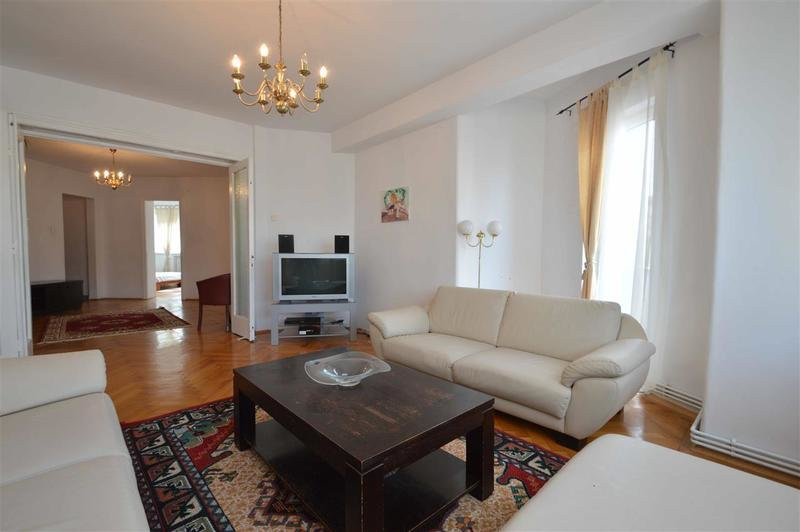 Povestea unui apartament rar, pe Jules Michelet - Piata Romana
