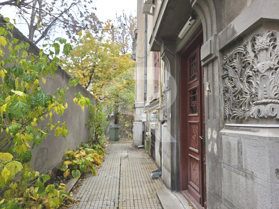 Apartament in Vila, 5 camere,  Alexandru Philippide 4, de renovat