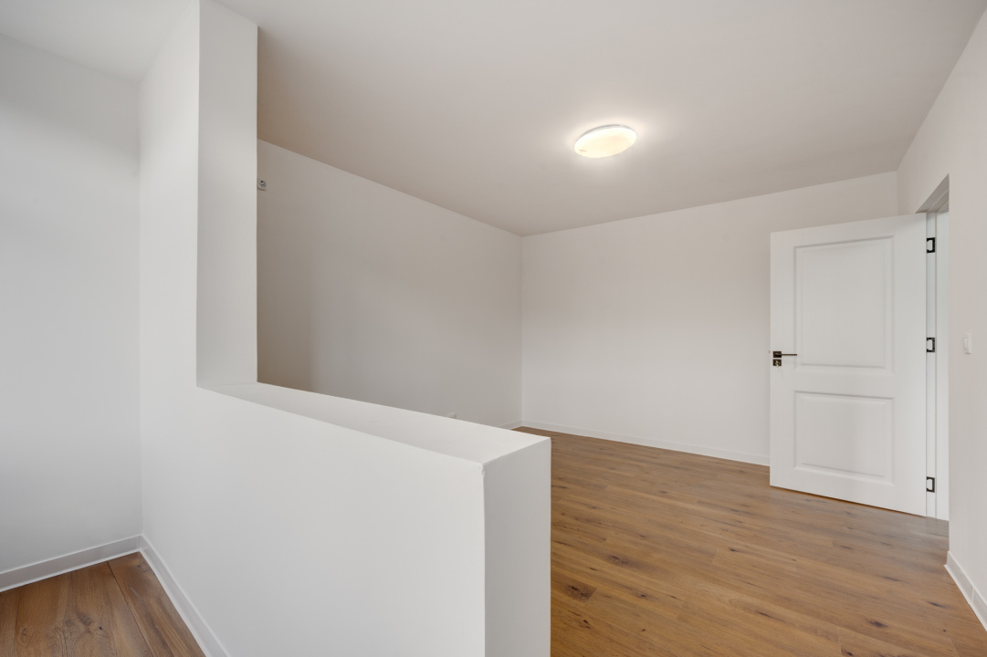 TITAN – OZANA, APARTAMENT 3 CAMERE 66 MP TOTAL, ETAJ 3 DIN 4, RENOVAT! 