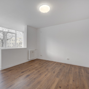 TITAN – OZANA, APARTAMENT 3 CAMERE 66 MP TOTAL, ETAJ 3 DIN 4, RENOVAT! 