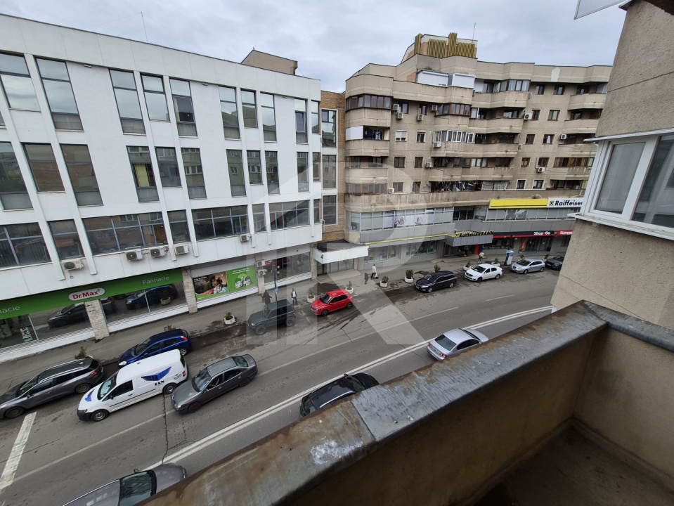 2 camere, etaj intermediar, ultracentral, ideal ce vrei...