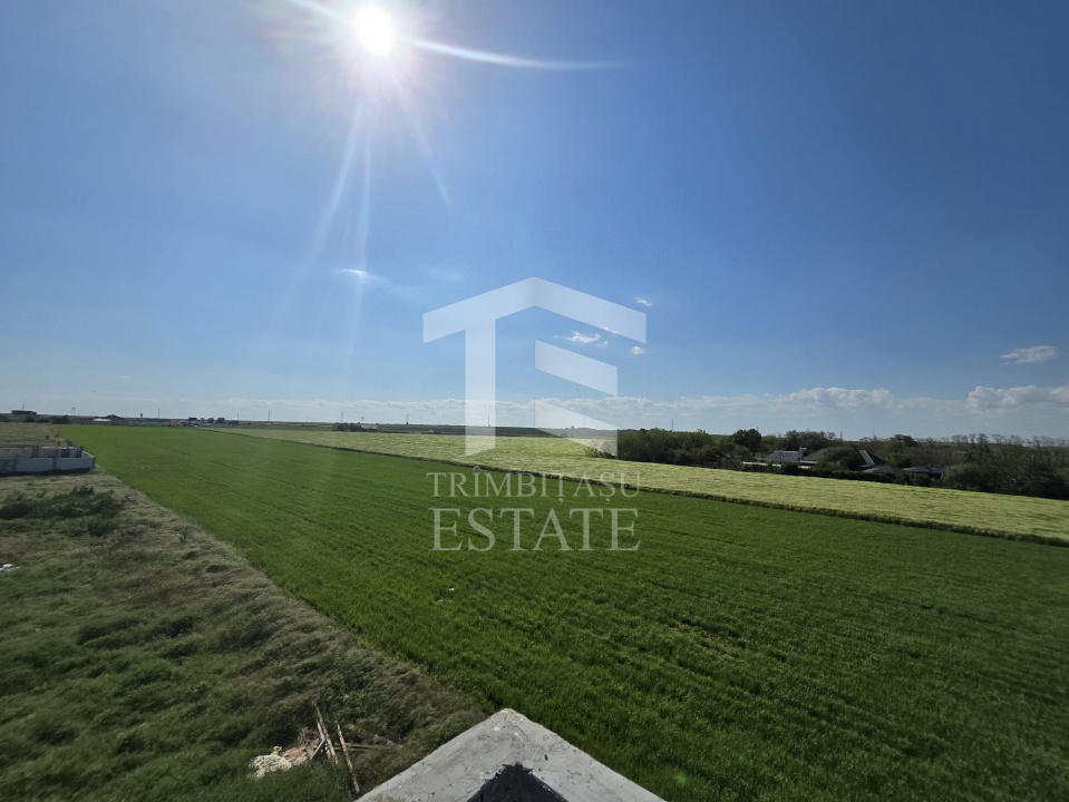 OVIDIU-POIANA- Vila tip duplex cu terasa circulabila.