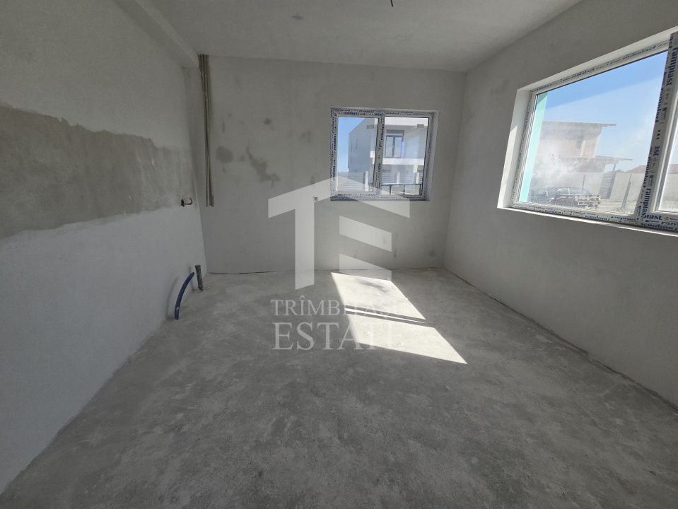 OVIDIU-POIANA- Vila tip duplex cu terasa circulabila.