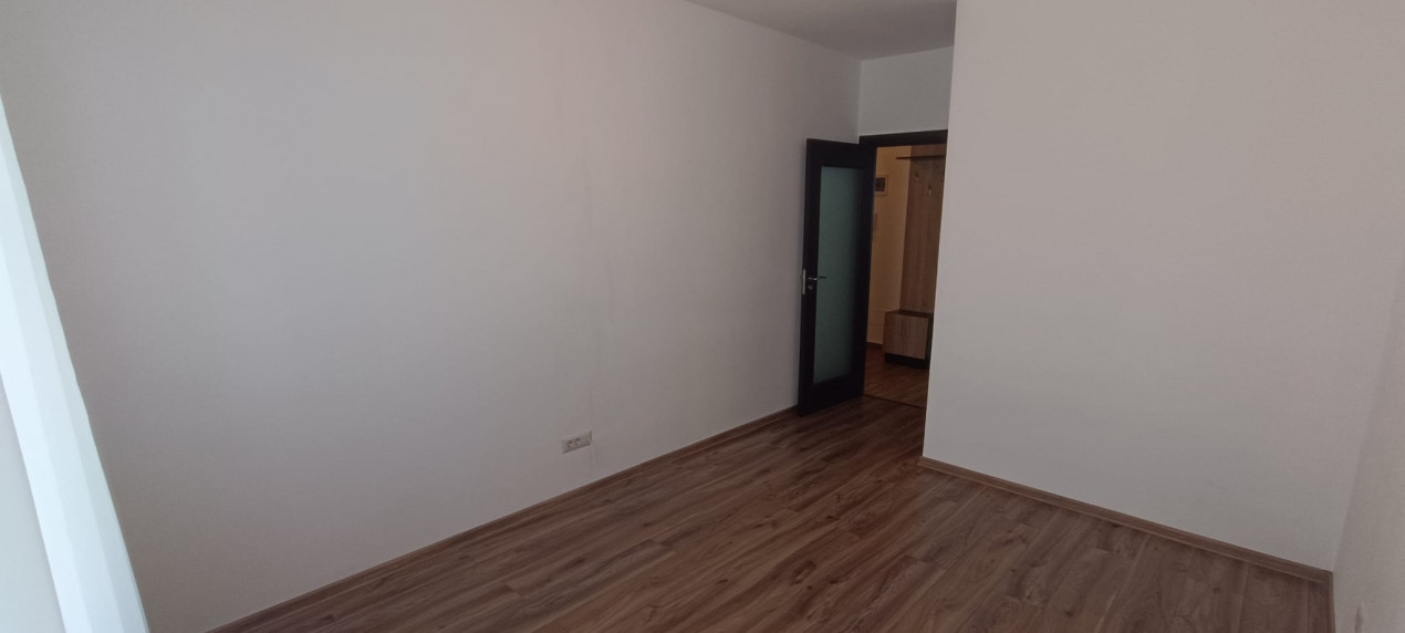 Apart. 2 cam. Balcon inchis, Bucatarie separata + Parcare ! Tineretului 79H !