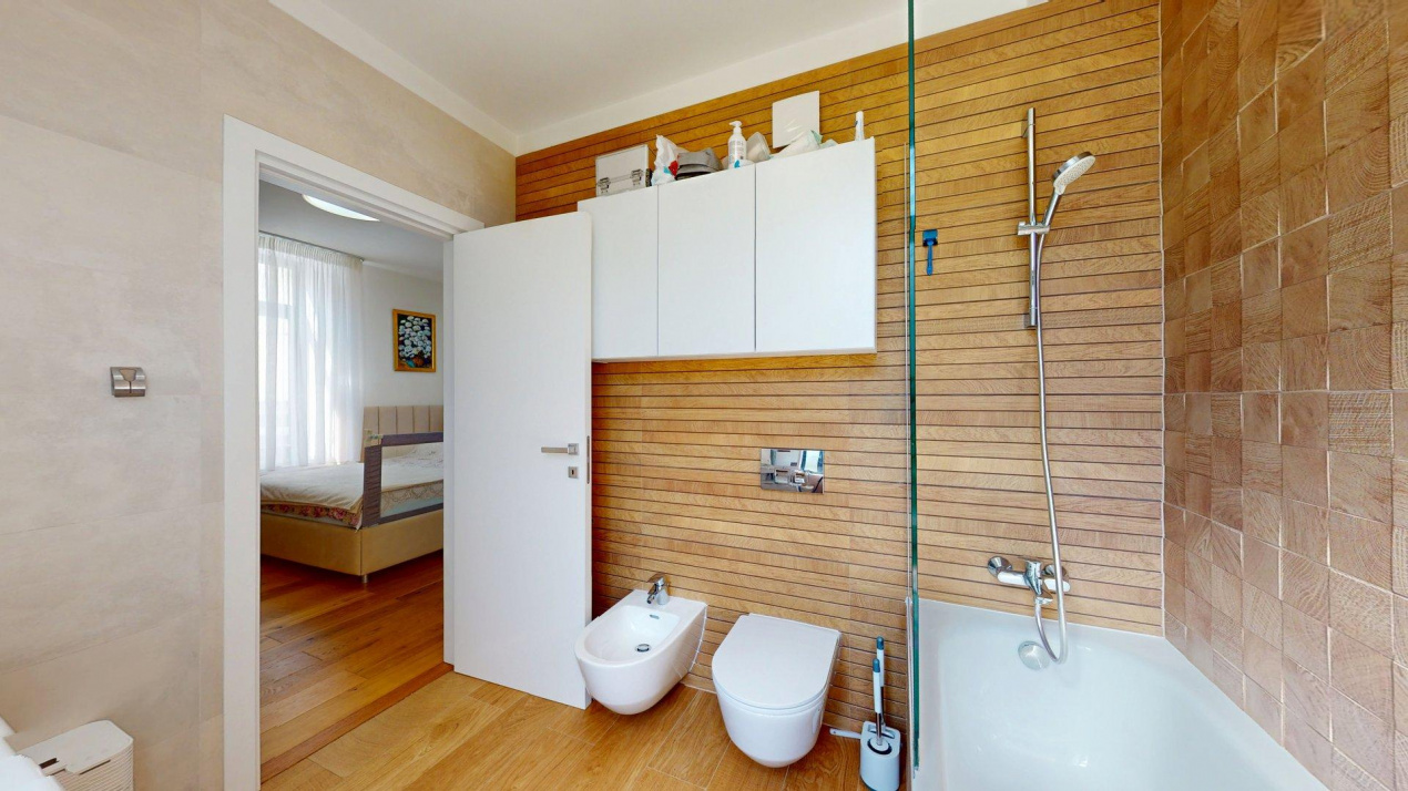 Apartament elegant 2 cam cu istorie, rafinament și facilități premium