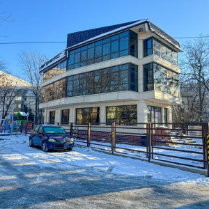 Spatiu comercial - salon - showroom - zona Titan